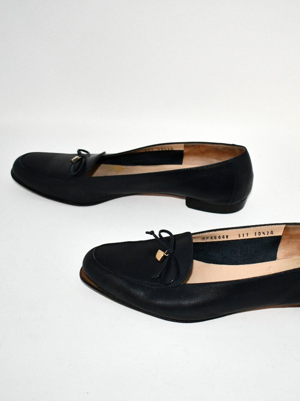 Salvatore Ferragamo Navy Leather Loafers Women's Size 10.5A Bow Accent Made in I - Picture 3 of 10